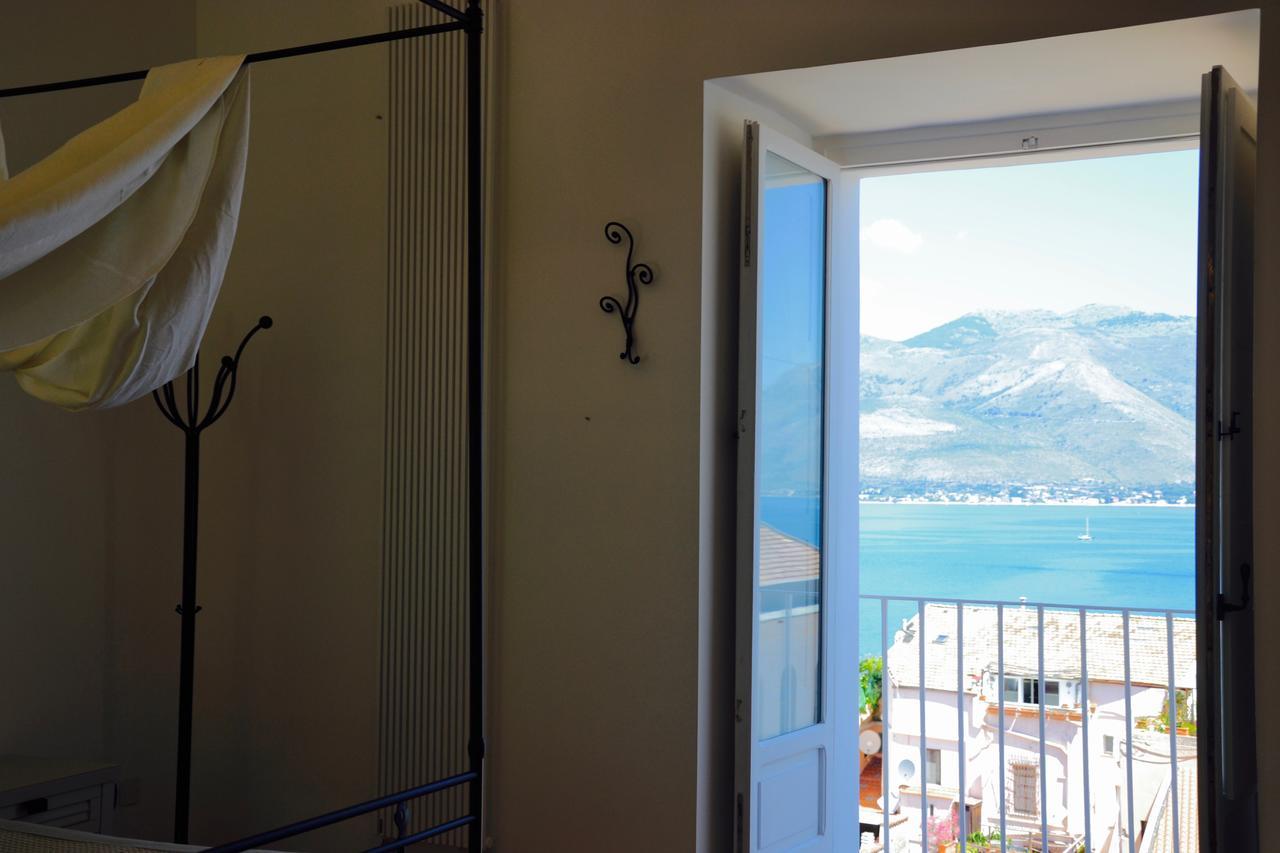 Il Bottone Al Duomo Bed & Breakfast Gaeta Exterior photo