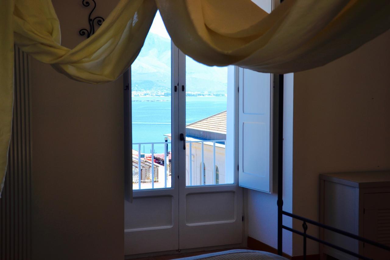 Il Bottone Al Duomo Bed & Breakfast Gaeta Exterior photo